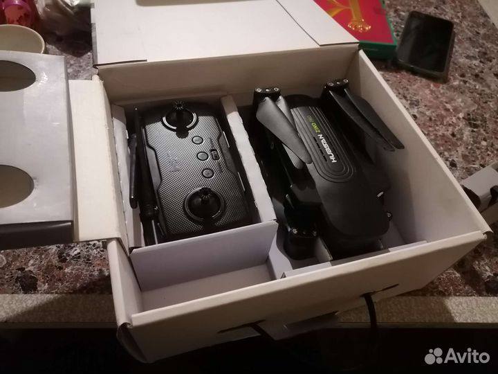 Квадрокоптер hubsan zino Pro