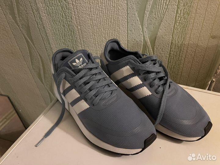 Кроссовки женские adidas iniki 40