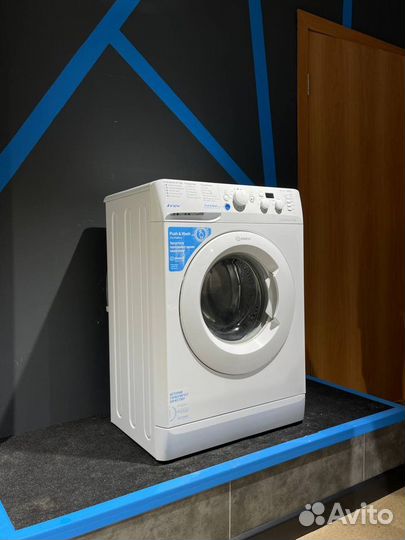 Стиральная машина Indesit bwsd51051 на гарантии