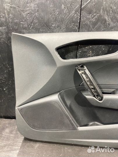 Обшивка двери передняя правая Audi A1 1.4 2012