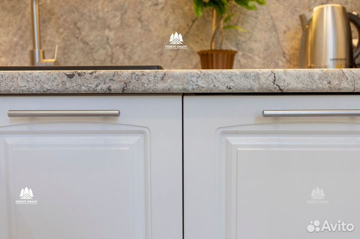 Изящная угловая кухня 