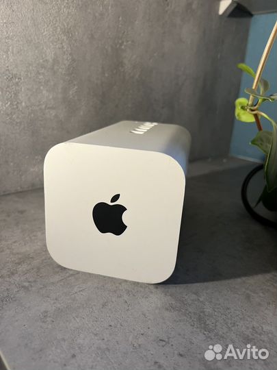 Wi-Fi роутер Apple AirPort Extreme