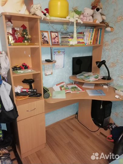 Письменный стол школьный