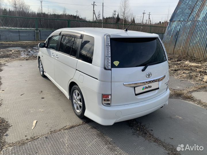 Toyota Isis 1.8 CVT, 2011, 144 000 км