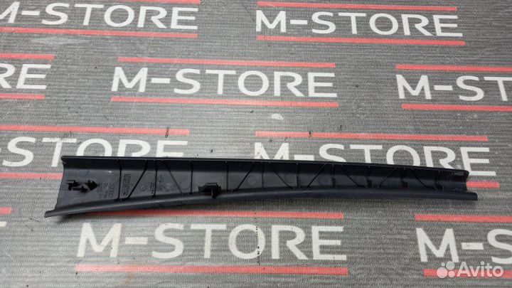 Накладка стойки кузова передняя правая Audi Q7 4LB