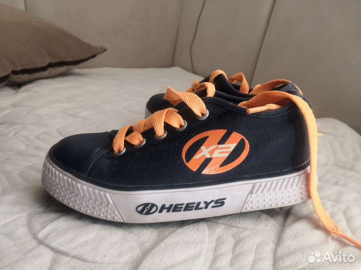 Кроссовки детские