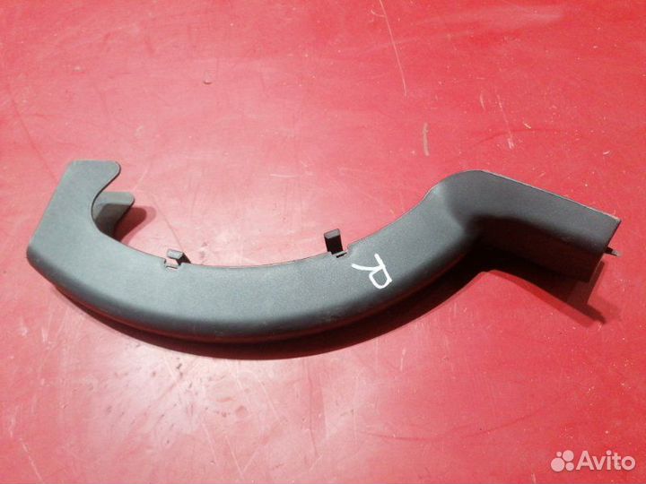 Накладка петли багажника правая Mercedes Benz S500