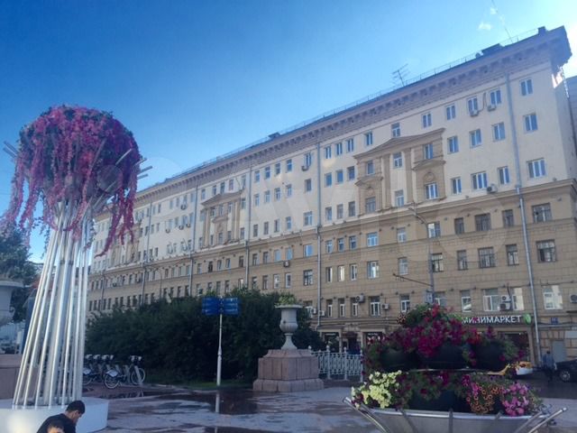 цветной бульвар 30с1. 1. цветной бульвар, 25с1 двор. цветной бульвар 26 строение 1. бизнес-центр «мосэнка плаза 2».