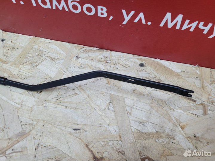 Поводок дворника передний левый LADA X-Ray