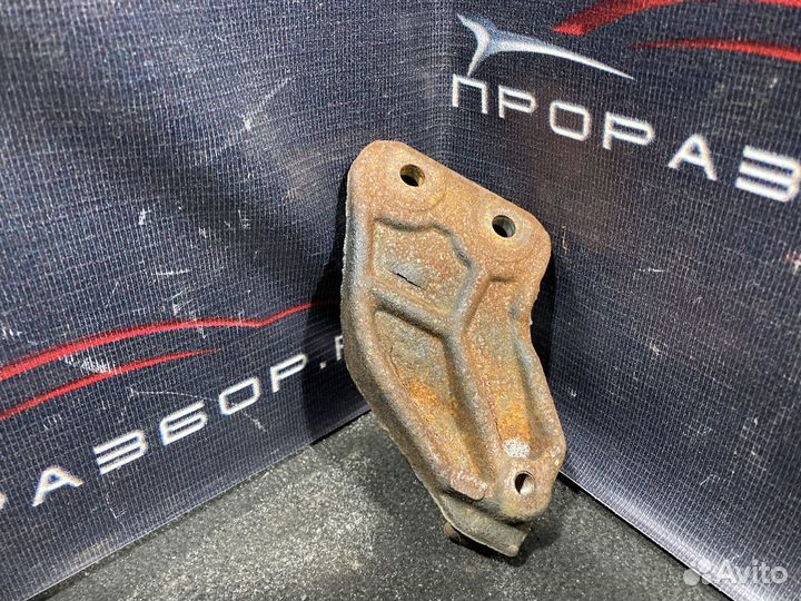 Кронштейн компрессора кондиционера lancer x 1.5