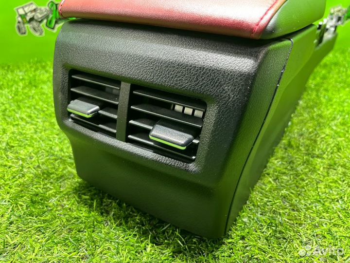 Подлокотник Lexus Rc300H AVC10 2AR-FSE 2017Г 126