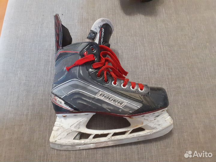 Хоккейные коньки bauer vapor x700