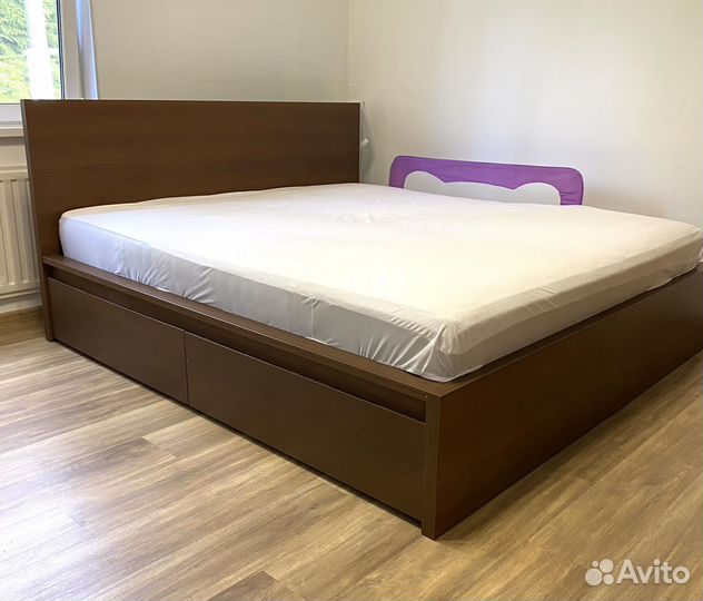 Кровать двуспальная IKEA 180 200