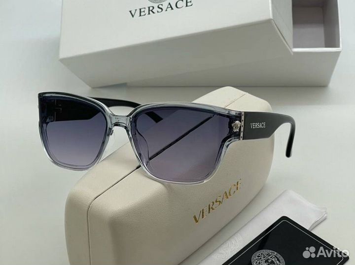 Солнцезащитные очки Versace новинка