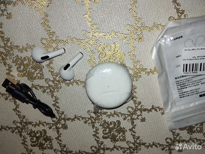 Беспроводные наушники новые