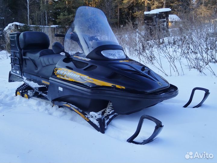 Продам снегоход BRP SKi Doo SKandic SUV