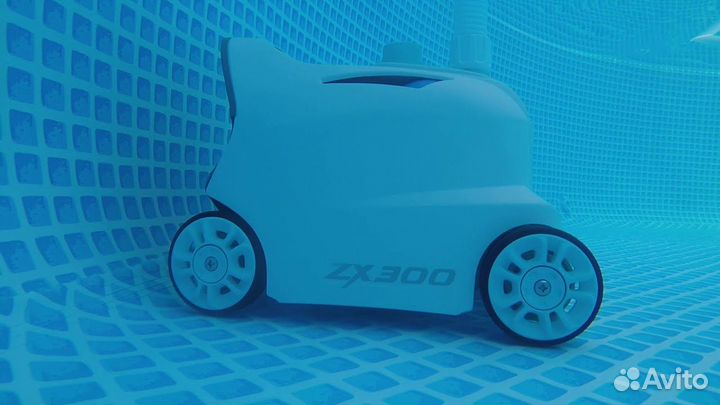 Робот 28005 для уборки бассейна чистит дно и стены