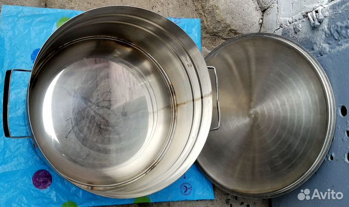 Кастрюля с крышкой из нержавейки vsmpo 15 л.,новая