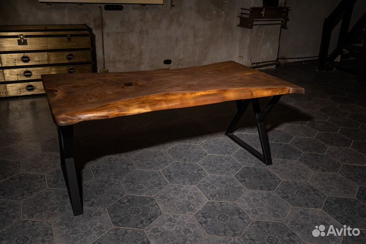 Стол обеденный из слэба