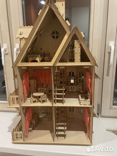 Кукольный домик с мебелью
