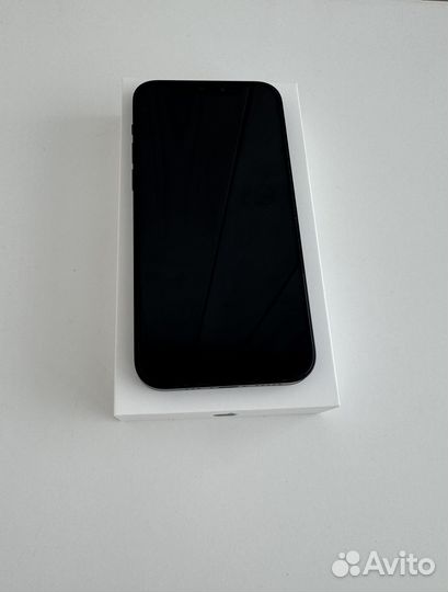 iPhone 12, 64 ГБ