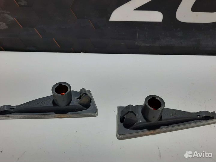 Повторитель поворотов на крыло Renault Megane 2