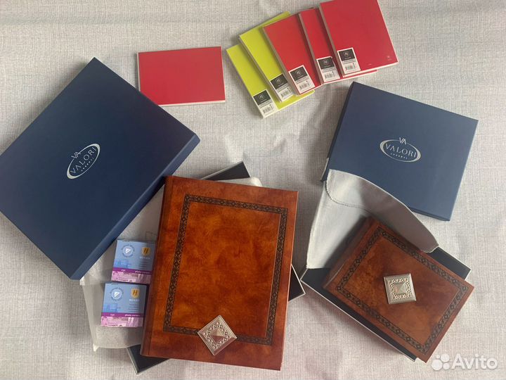 Фотоальбом нат кожа/серебро в коробке, новый 2 шт