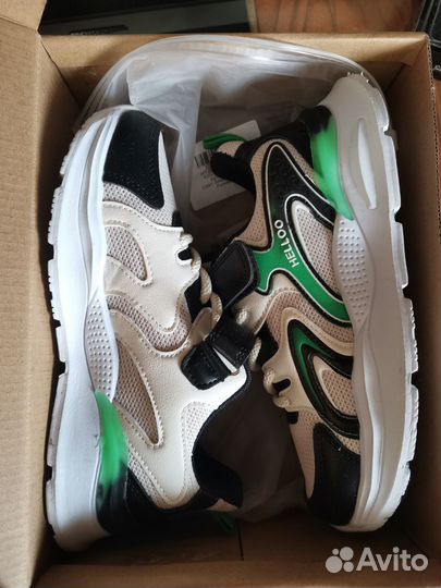 Кроссовки новые