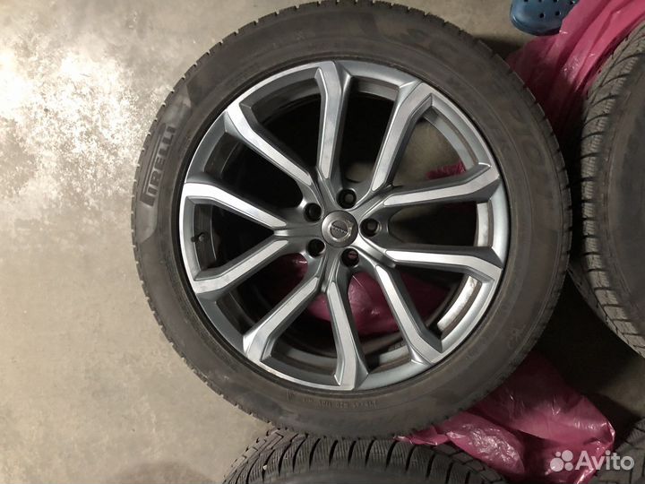 Продам комплект оригинальных колес Volvo