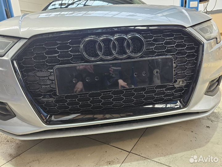 Audi A4 B9 rs решетка S-line глянец