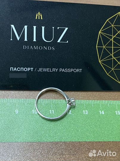 Miuz. Золотое кольцо с бриллиантом-солитер