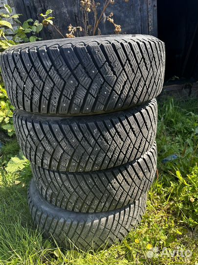 Goodyear UltraGrip Ice Arctic SUV 225/60 R17 103