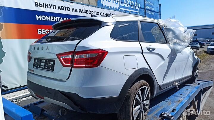 Обшивка стойки средняя нижняя левая LADA Vesta Cross 8450007554. Царапина