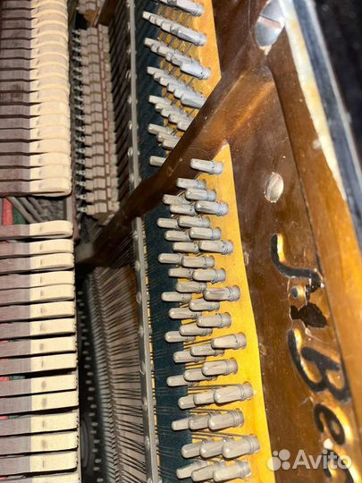 Пианино J.Becker