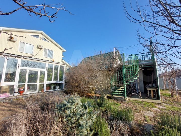 Дом 173 м² на участке 8 сот.