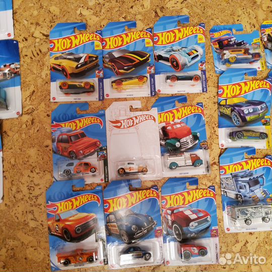 Кейс. Машинки Hot wheels новые оригинал