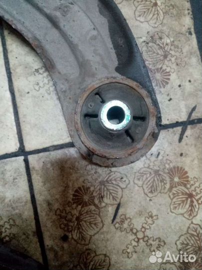 Рычаг передний подвески Kia Hyundai Rio Solaris