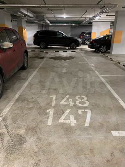 Машиноместо, 27 м²