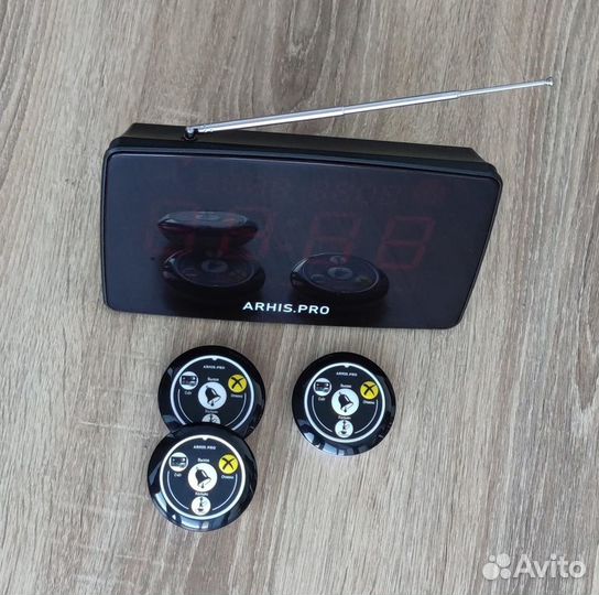 Табло вызова официанта-калянщика и кнопка вызова