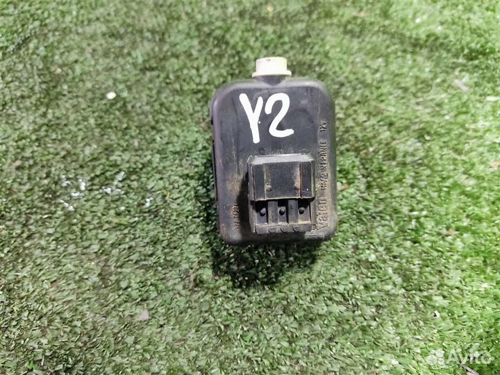 Корректор фары Toyota Yaris P90 2010