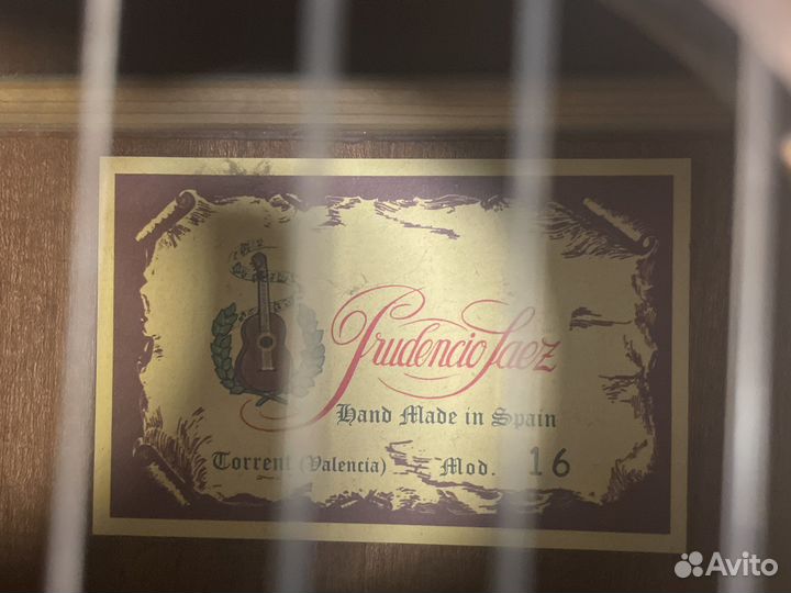 Легендарная,классическая гитара