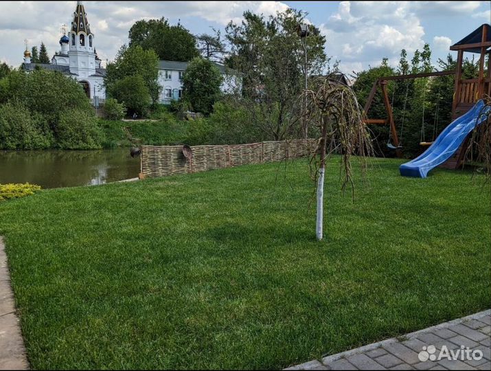 Элитный рулонный газон укладка