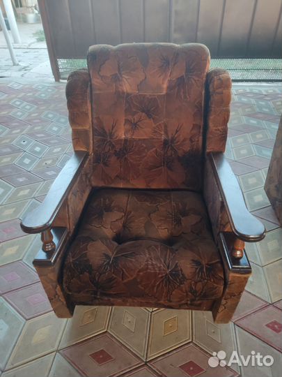 Диван книжка раскладной б/у и 2 кресла б/у