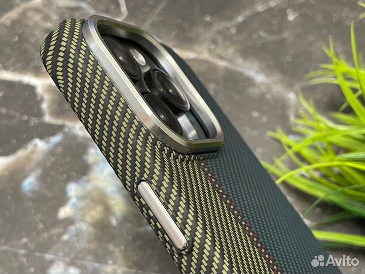 Чехол на iPhone 15 Pro luxo карбон