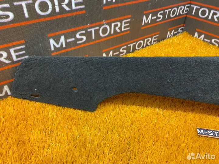 Накладка центральной консоли передняя правая Bmw