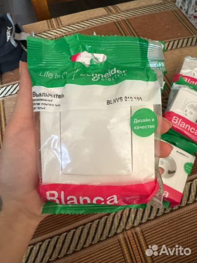 Schneider выключатели и розетки