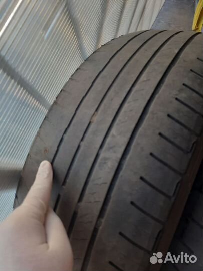 Bridgestone Dueler H/T 843 215/60 R17 96H