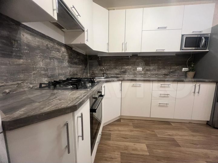 2-к. квартира, 56,5 м², 2/4 эт.