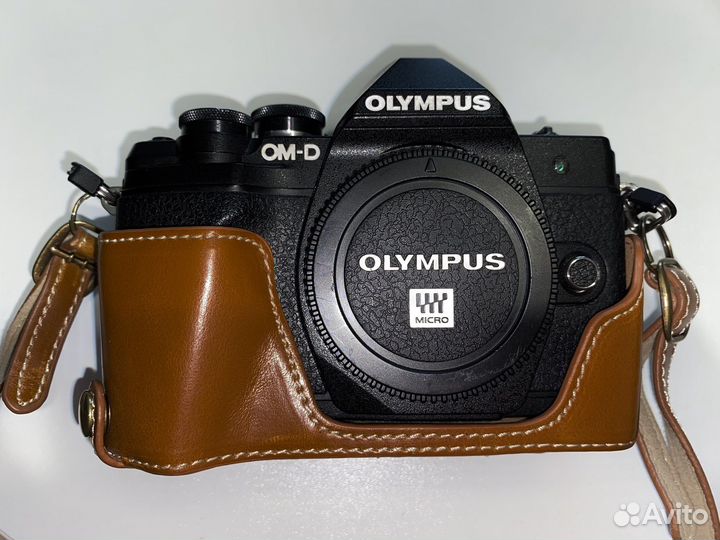 Olympus OM-D E-M1O Mark III с 3 объективами