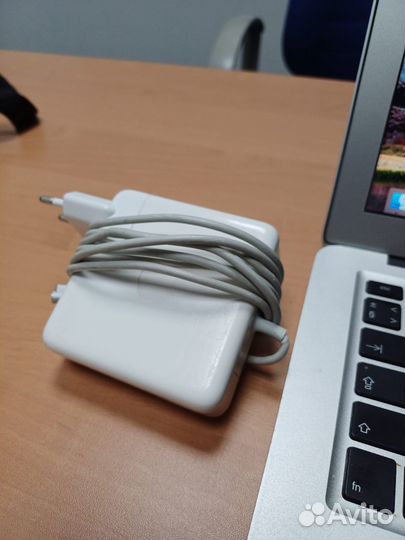 Ноутбук Apple MacBook air 13